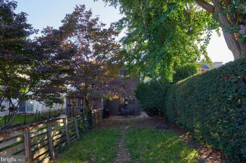 330 Mary St, Lancaster PA  17603-3328 exterior