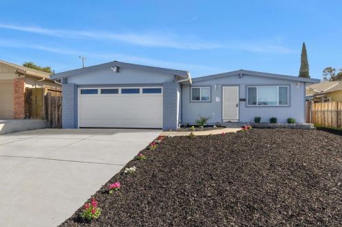 3330 Mount Logan Dr, San Jose, CA 95127-4826