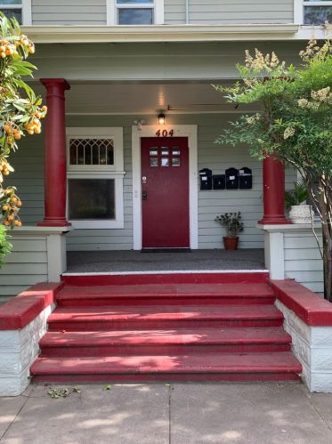 404 Walnut St, Lodi, CA 95240-2930