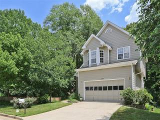 2821 Ashbury Heights Rd, Decatur, GA 30030-4176
