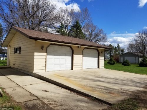 3250 Robinson St, Marshall, MN 56258-5375