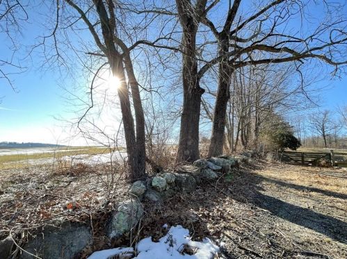 118 Brayman Hollow Rd, Pomfret Center, CT 06259-1105