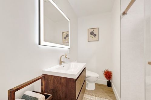 1755 Glenwood Rd, Glendale CA  91201-1543 exterior