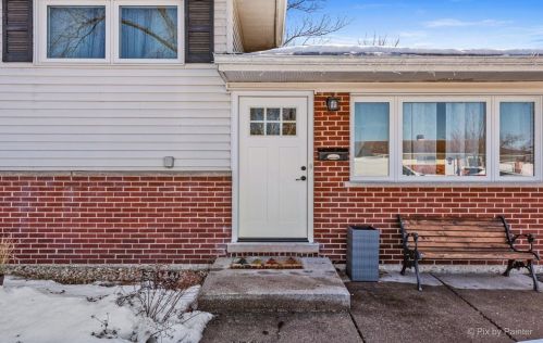 57 Drummond Ave, Glendale Heights, IL 60139-2003