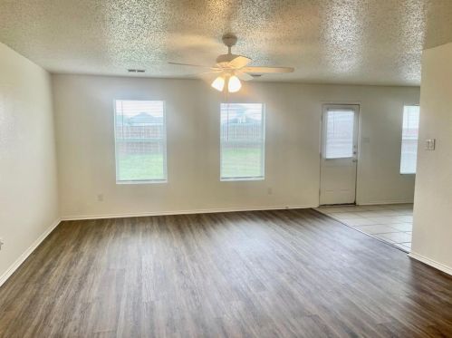 5016 Waterford Dr, Fort Worth TX  76179-4150 exterior