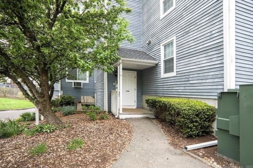 47 Cedar St, Norwalk, CT 06854-1916