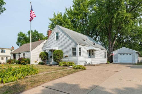 249 Arion St, Saint Paul MN  55118-1549 exterior