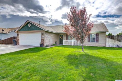 4904 Antigua Dr, Pasco, WA 99301-8257