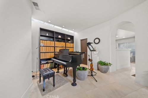 36 Del Perlatto, Irvine CA  92614-5360 exterior