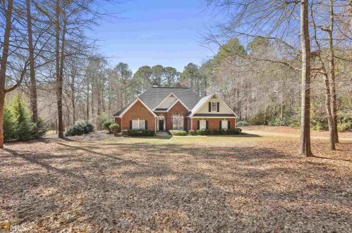 319 Yorktown Dr, Lagrange, GA 30240-9504