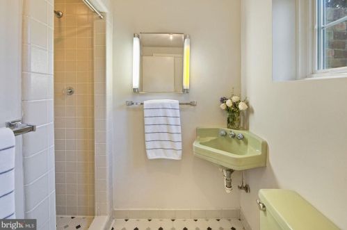 8119 Flower Ave, Silver Spring MD 20912-6646 exterior