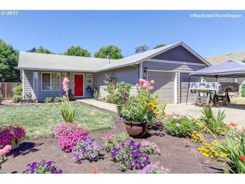 211 Elva Dr, Newberg, OR 97132-2139