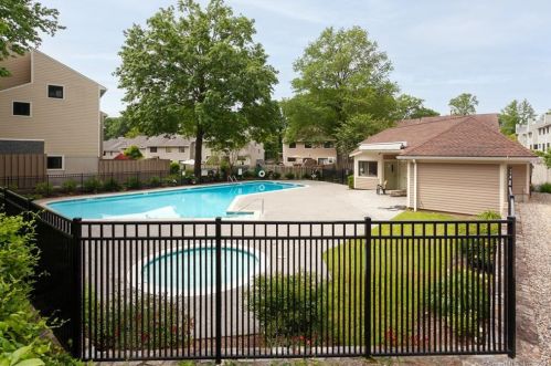 89 Sunrise Hill Rd, Norwalk, CT 06851-2113