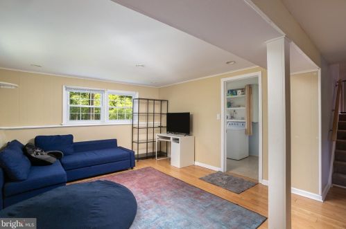 111 Braeburn Dr, Princeton NJ  08540-3615 exterior