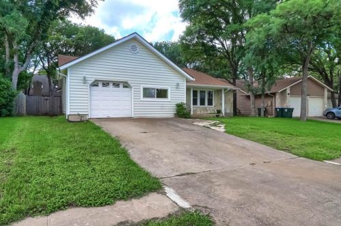 11700 Fence Post Trl, Austin TX  78750-1350 exterior