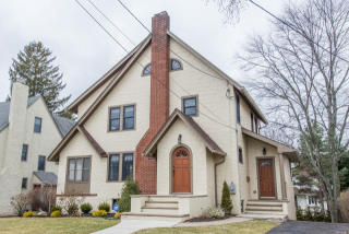 20 Ashton Pl, Ridgewood, NJ 07452-1304