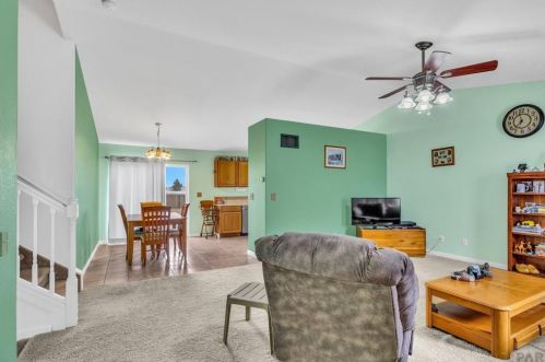 1115 Desert Cove Dr, Pueblo, CO 81007-6521