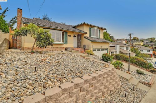 4982 Kathleen Ave, Hayward, CA 94546-2508