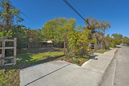 3209 Th, Austin TX  78702-1400 exterior