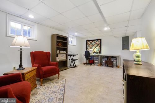 6705 Little Ann Ct, Springfield VA  22152-2629 exterior