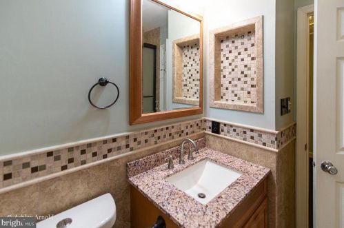 7922 Pebble Brk Ct, Springfield VA  22153-2619 exterior