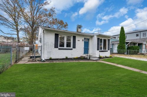 128 Hilltop Ave, Somerdale, NJ 08083-1733