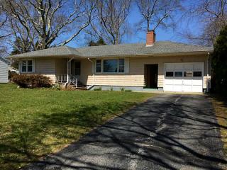 3 Azalea Dr, Westerly, RI 02891-2909