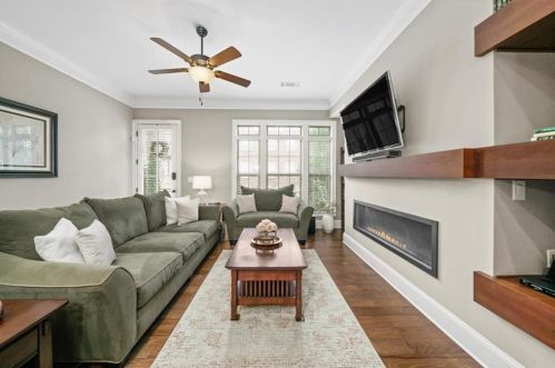 3635 Brookleigh Ln, Atlanta GA  30319-2206 exterior