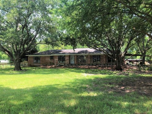 305 County Road 893, Angleton TX  77515-9489 exterior