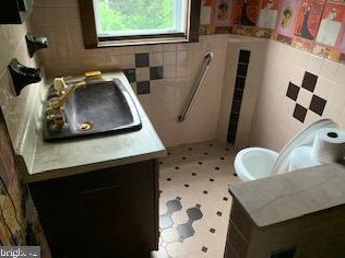 6621 Jackson St, Philadelphia PA  19145-3833 exterior