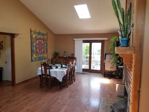 1215 Evergreen Dr, Carol Stream IL  60188-3307 exterior