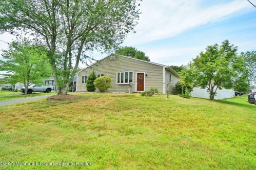 6 Mason Dr, Hazlet, NJ 07730-2038