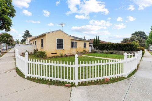 2244 Dymond St, Burbank, CA 91505-1306