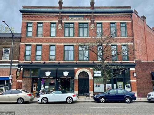 38 Douglas St, Saint Paul MN  55102-2714 exterior