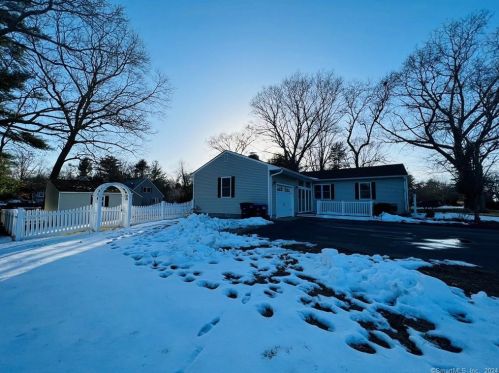 17 Hartshorn St, Killingly CT  06239-4118 exterior