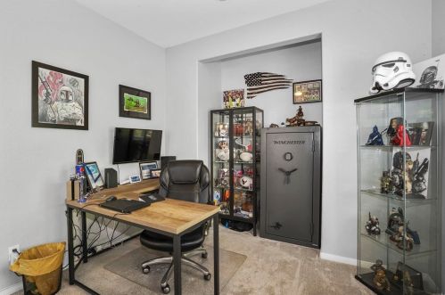 812 Daybreak Pl, Vista CA  92084-3347 exterior