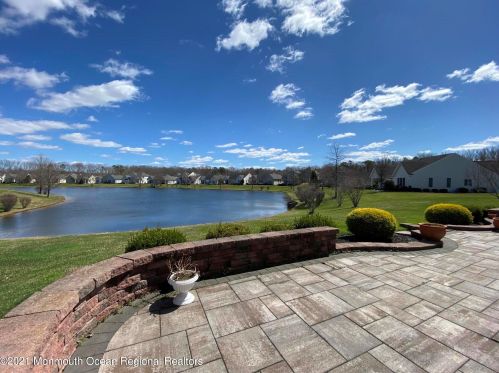 5 Attenbury Pl, East Freehold, NJ 07728-9266
