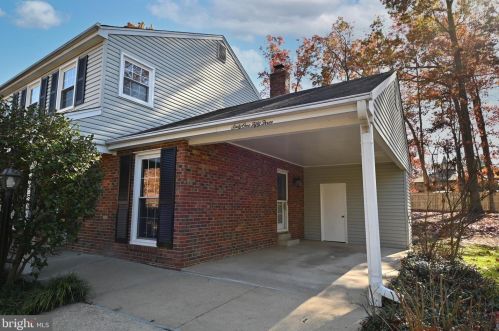 6153 Roxbury Ave, Springfield VA  22152-1625 exterior