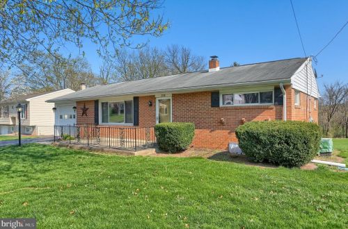 2538 Anita Dr, York, PA 17315-4610