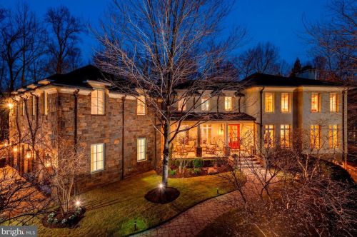 825 Clinton Pl, Mc Lean, VA 22101-1508
