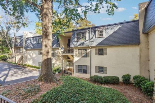 74 Montre Sq, Atlanta GA  30327-4044 exterior