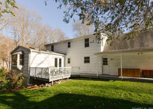 7 Skidmore Ln, Sandy Hook, CT 06482-1402