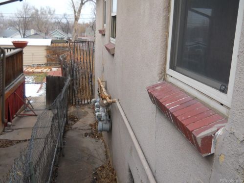 2841 Archer Pl, Denver, CO 80219-2103