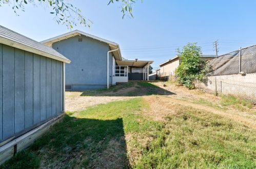 5965 Mountain View Ave, Riverside CA  92504-1572 exterior