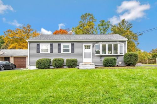 42 Sunset Dr, Derby, CT 06418-2220