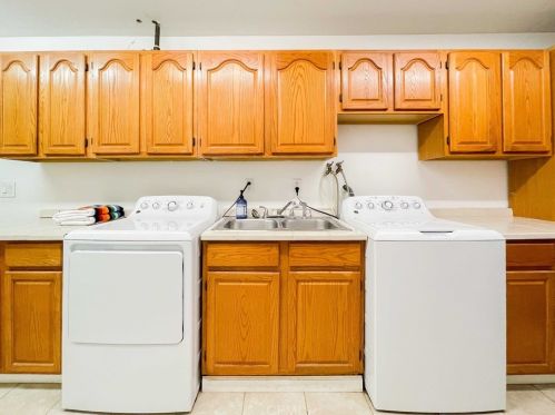 17921 Cole Ave, Riverside CA  92508-9728 exterior