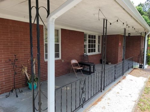 610 Boggs Rd, Mableton, GA 30126-4204
