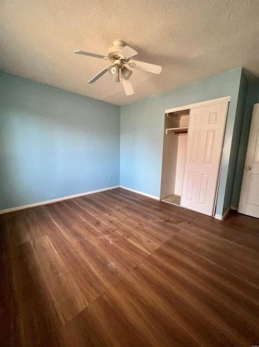 2232 Westglen Park Dr, Hazelwood, MO 63043-4014