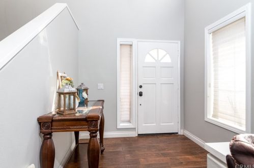 871 Wildflower Ln, Anaheim, CA 92808-2302