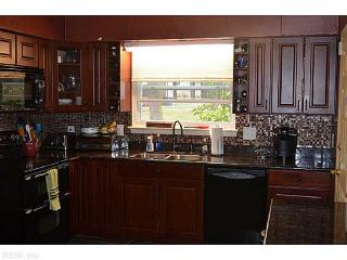 808 Townsend Ct, Norfolk VA  23502-4328 exterior